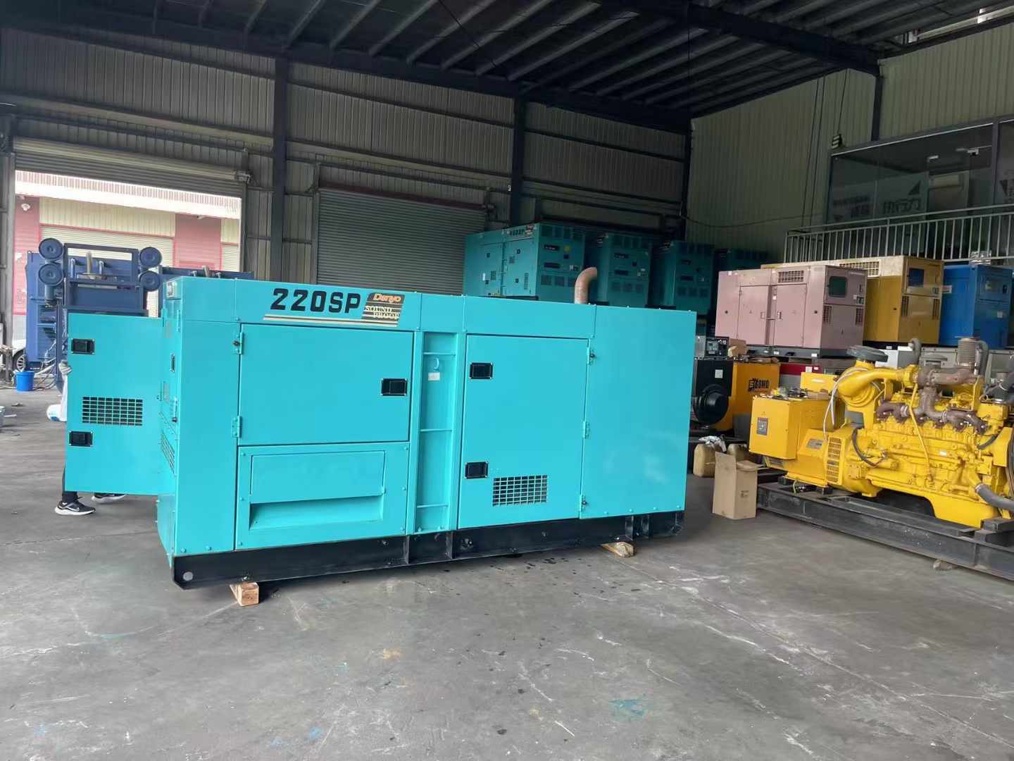 仁化柴油发电机组长期不间断运行时，如何监控其温度和压力？