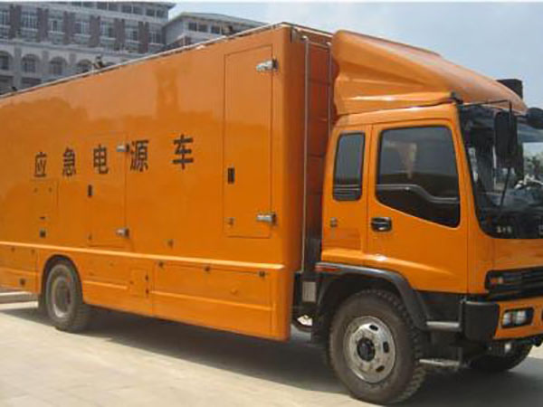 仁化冬季柴油发电机启动前，如何检查燃油系统中的积水？